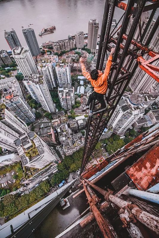素质拓展高空断桥(图1)